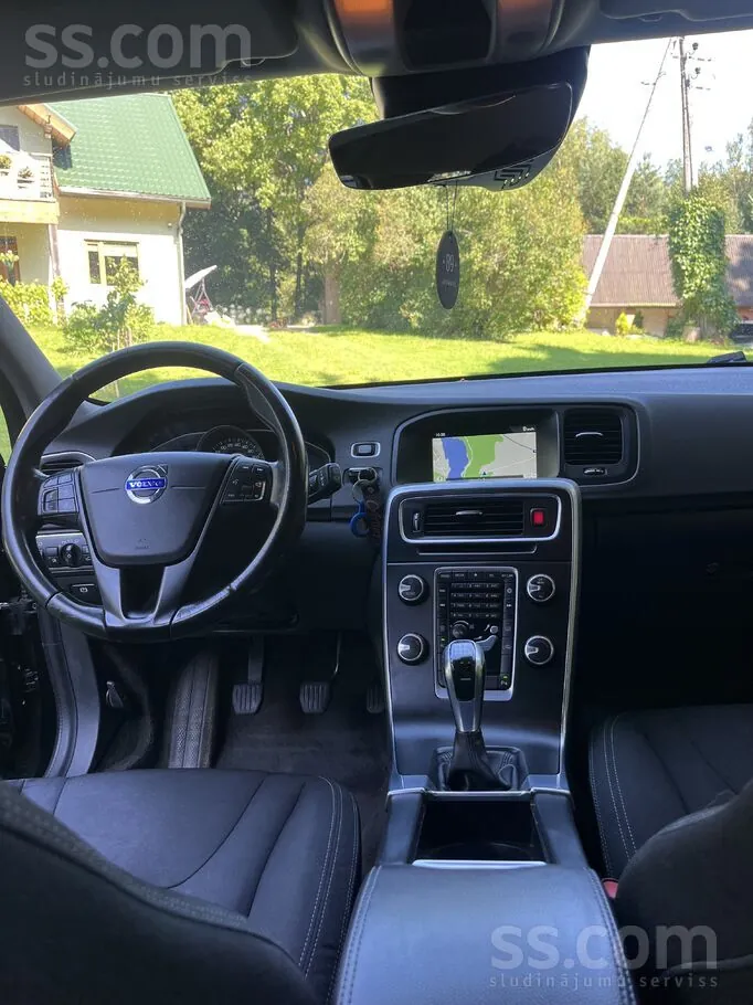 Volvo V60 2015 photo 5
