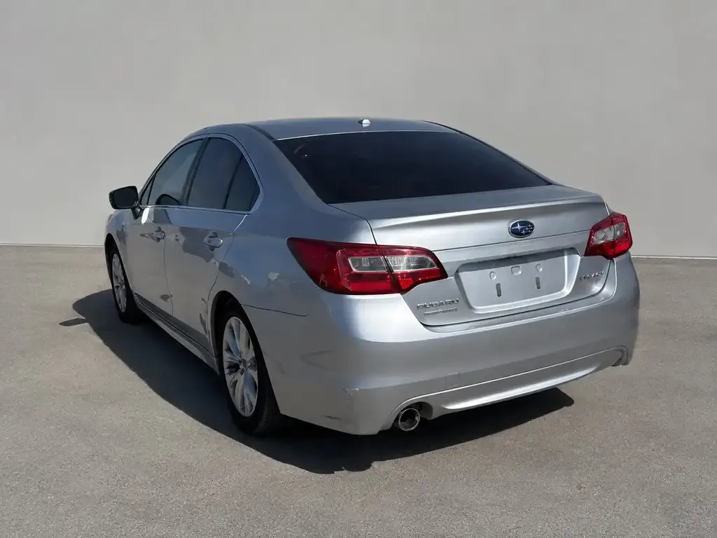 Subaru Legacy 2017 photo 2