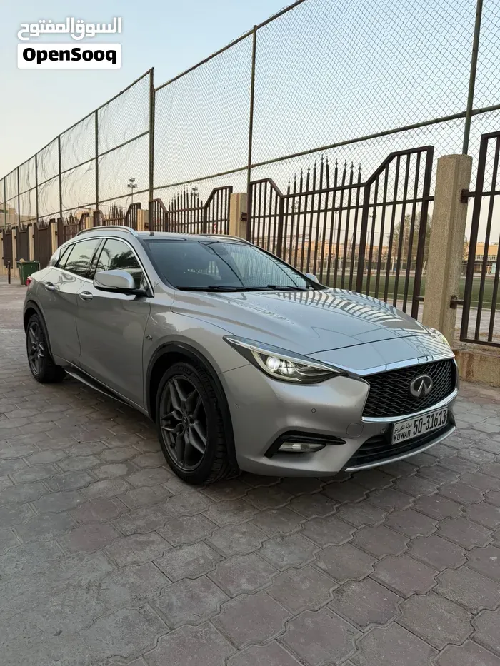 Infiniti Q30 2017 photo 2
