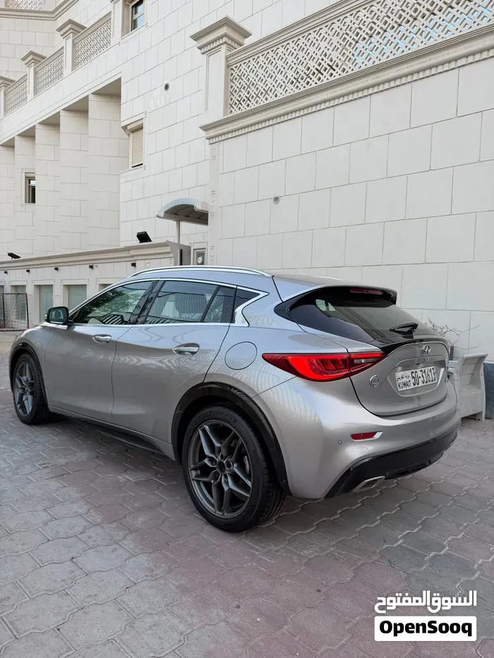 Infiniti Q30 2017 photo 3