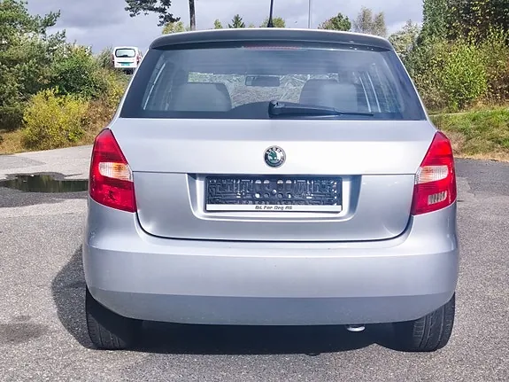 Skoda Fabia 2009 photo 4