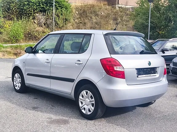 Skoda Fabia 2009 photo 3