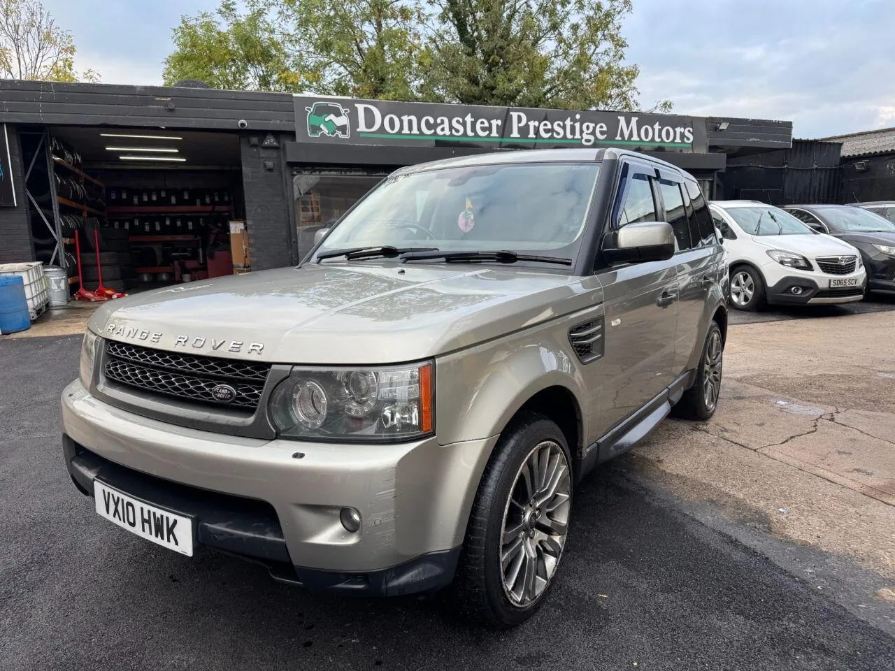Land Rover Range Rover 2010 photo 2