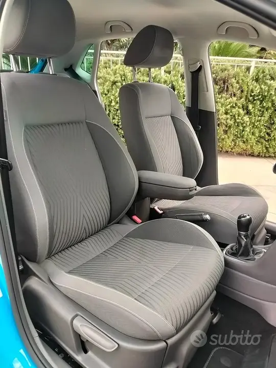 Volkswagen Polo 2014 photo 2