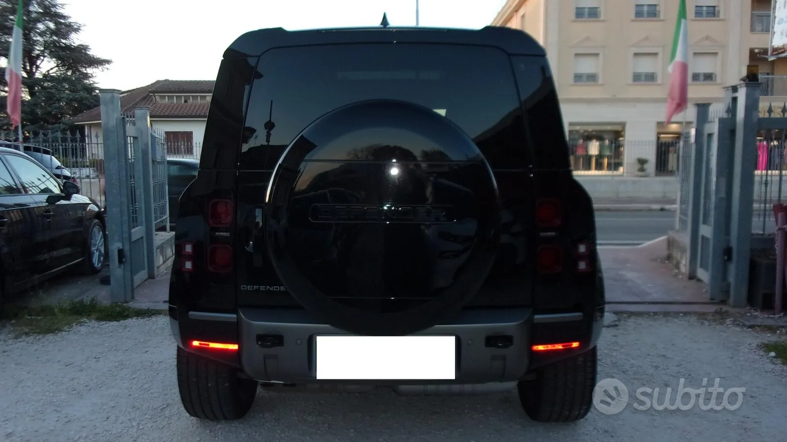 Land Rover Defender 2024 photo 5