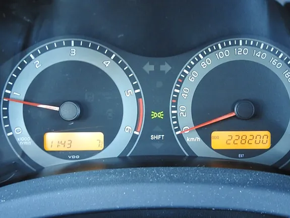 Toyota Auris 2011 photo 3