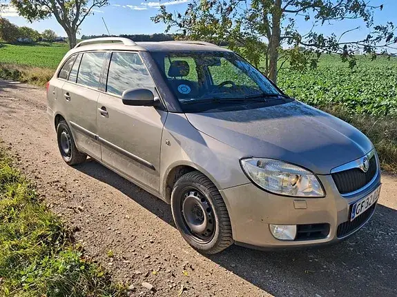 Skoda Fabia 2008 photo 3