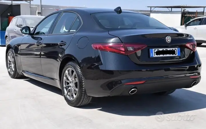 Alfa Romeo Giulia 2018 photo 3