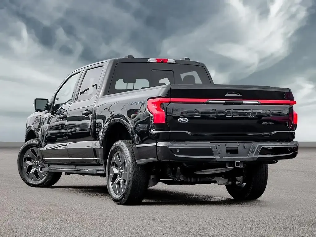 Ford F-150 Lightning 2025 photo 4