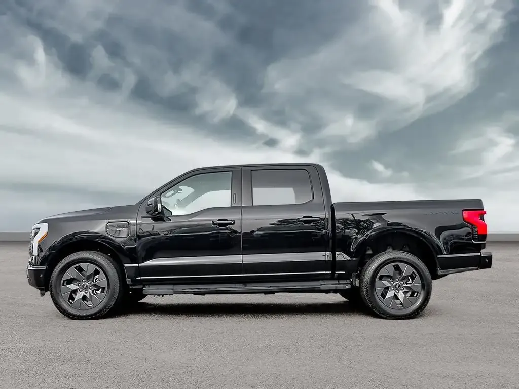 Ford F-150 Lightning 2025 photo 3