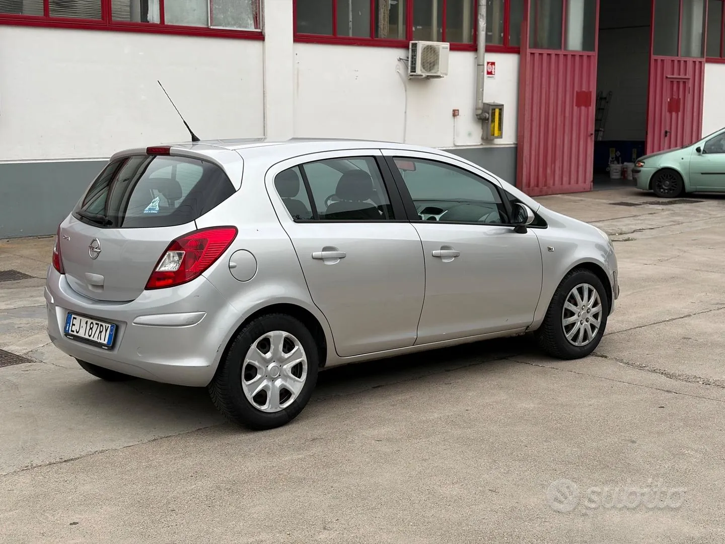 Opel Corsa 2011 photo 4