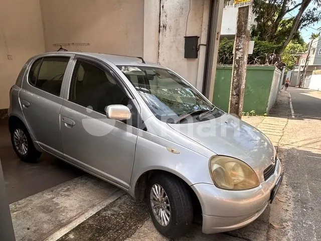 Toyota Vitz 2001 photo 3