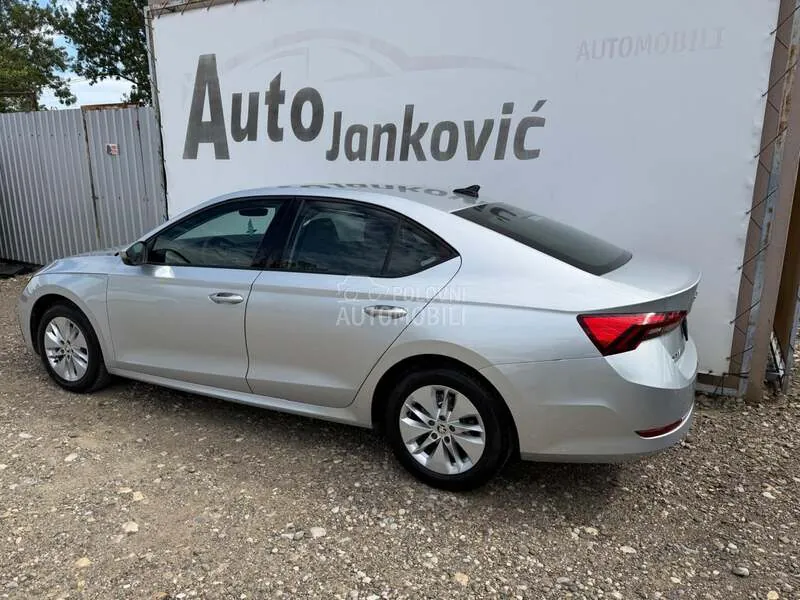 Skoda Octavia 2023 photo 2