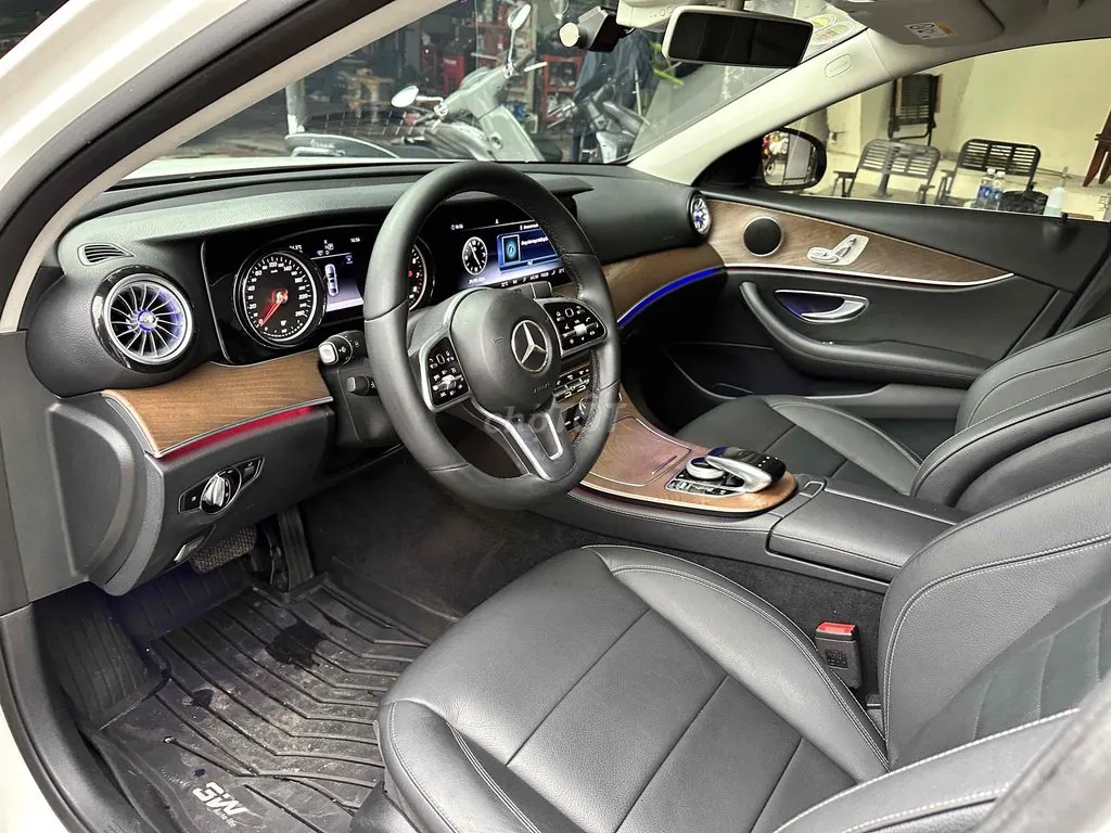 Mercedes-Benz E-Class 2019 photo 5
