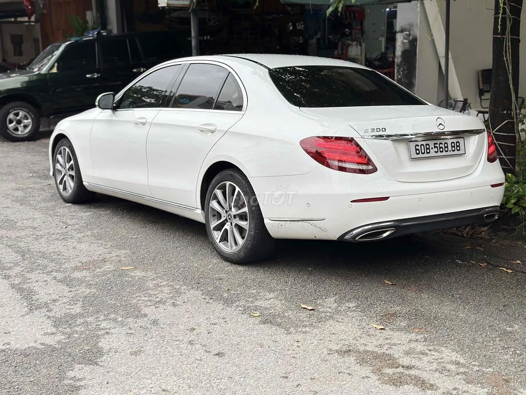 Mercedes-Benz E-Class 2019 photo 3