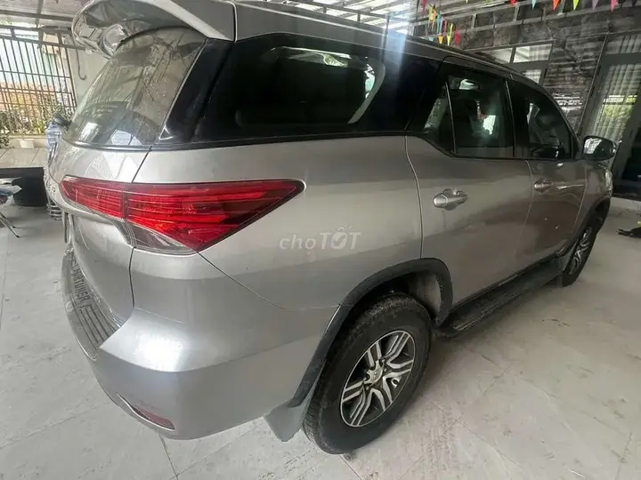 Toyota Fortuner 2017 photo 4