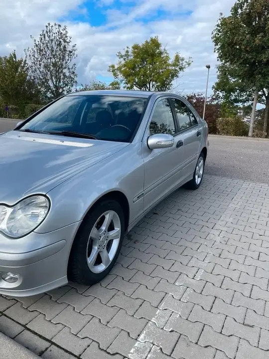 Mercedes-Benz C200