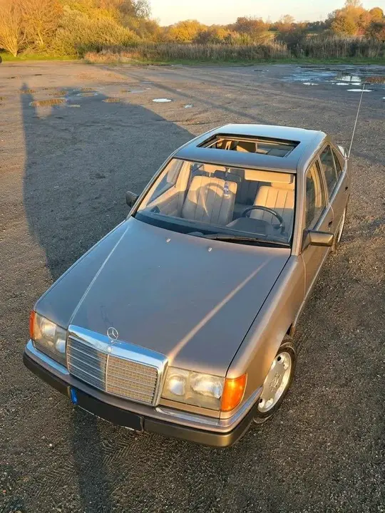 Mercedes-Benz W124