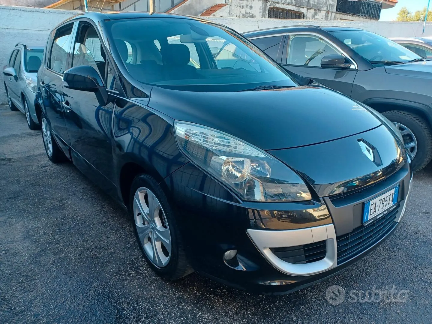 Renault Scenic 2010 photo 2