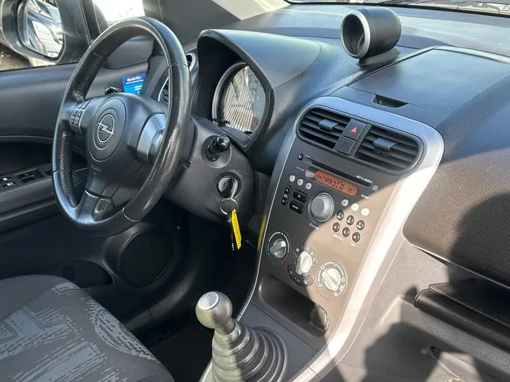 Opel Agila 2011 photo 2