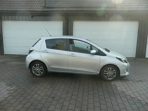 Toyota Yaris 2013 photo 3