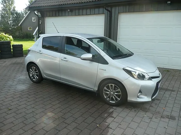 Toyota Yaris 2013 photo 2