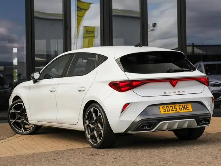 Cupra Leon 2025 photo 2