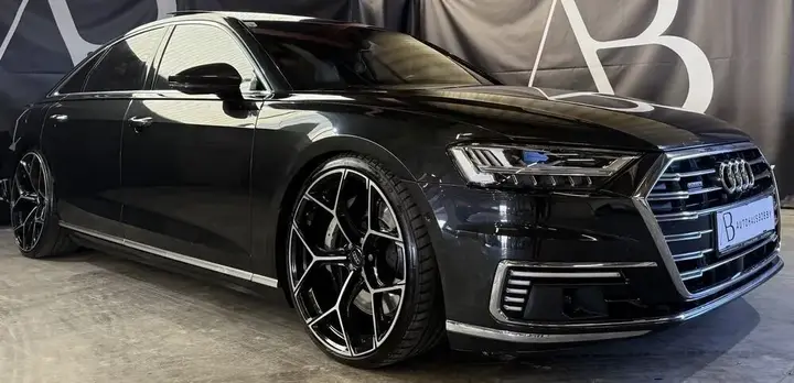 Audi A8 2021 photo 2