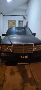 Mercedes-Benz 230E
