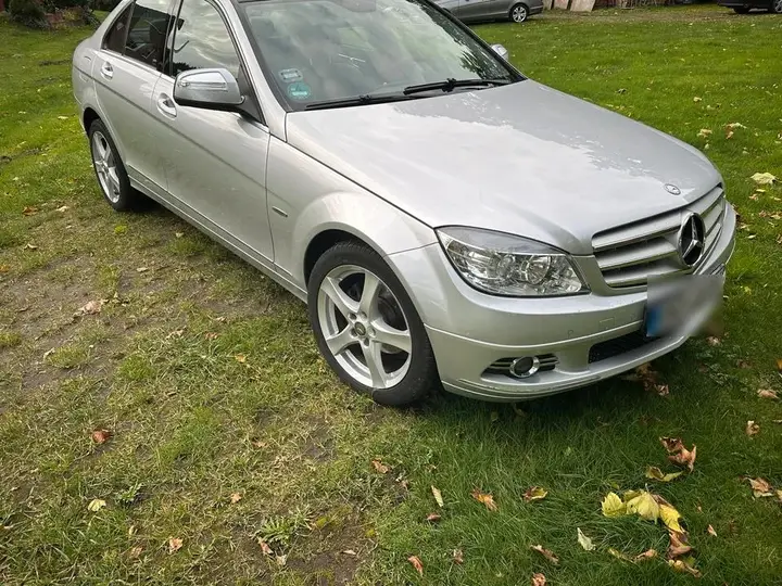 Mercedes-Benz W204