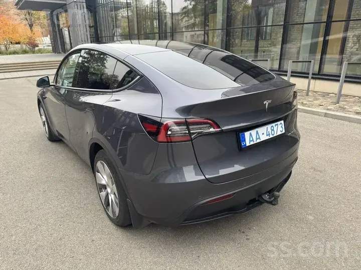 Tesla Model Y 2021 photo 3