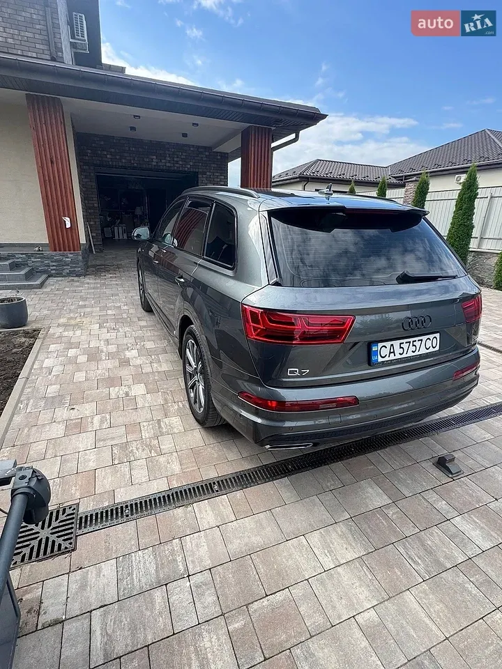 Audi Q7 2018 photo 5