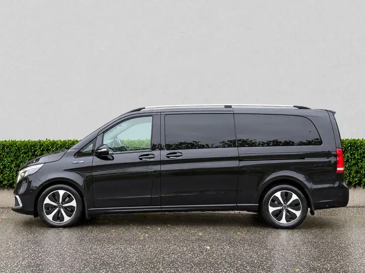 Mercedes-Benz Eqv 2021 photo 4