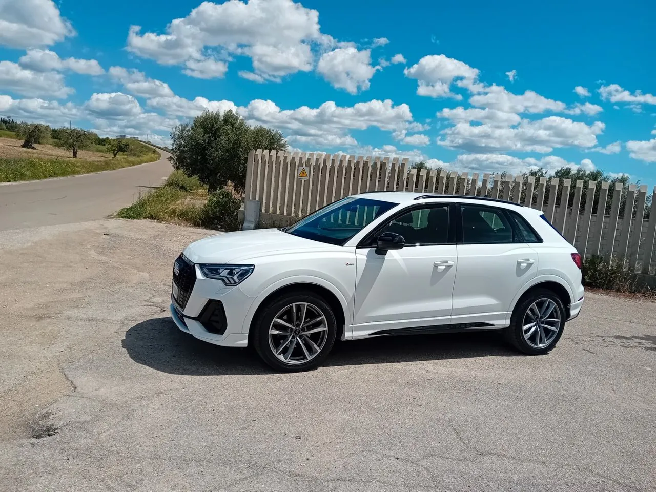 Audi Q3 2019 photo 2