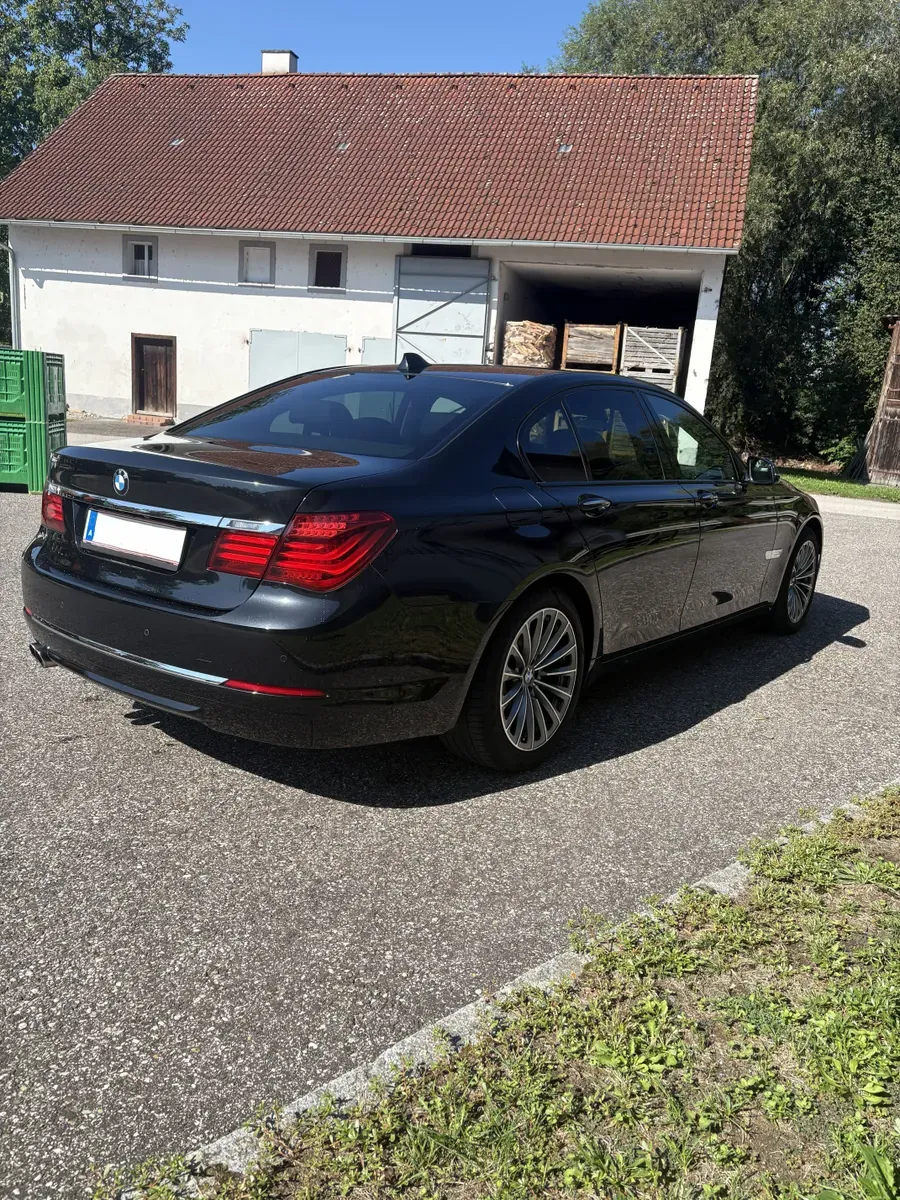 BMW 7 Series 2013 photo 3