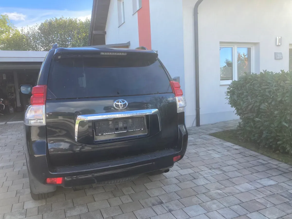 Toyota Land Cruiser 2012 photo 3