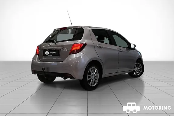 Toyota Yaris 2015 photo 5