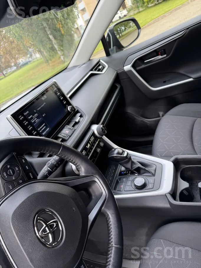 Toyota Rav4 2021 photo 3