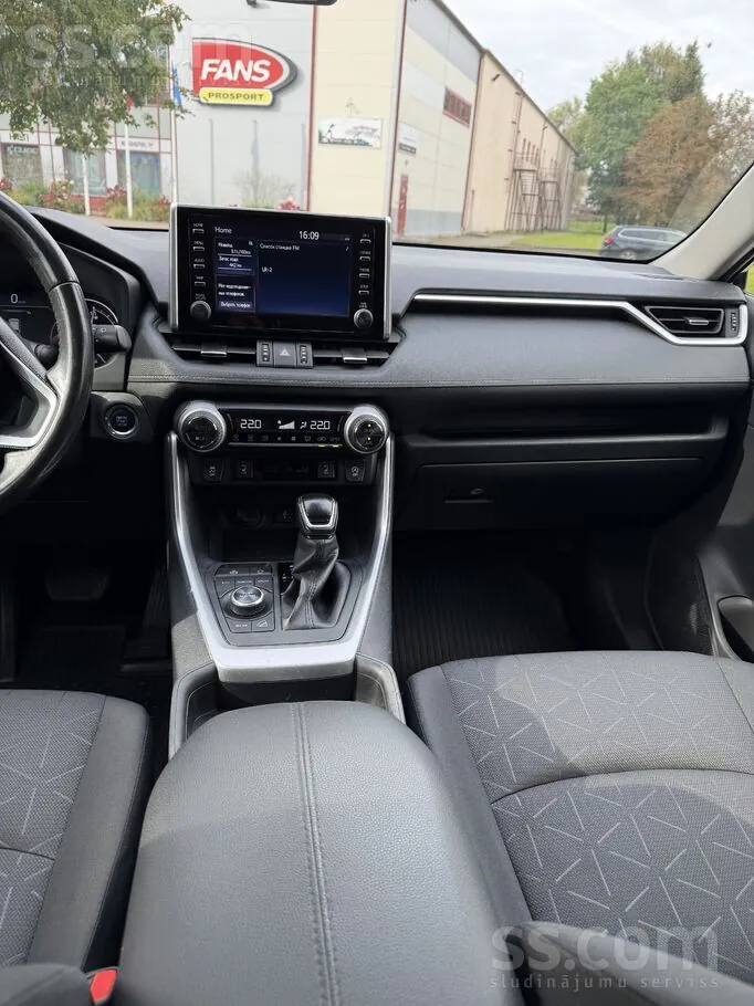 Toyota Rav4 2021 photo 4