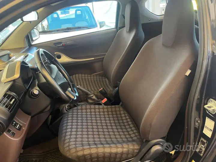 Toyota Iq 2009 photo 5