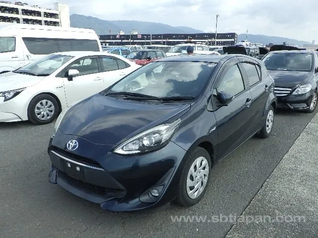 Toyota Aqua G 2017 photo 2