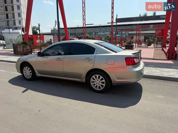 Mitsubishi Galant 2009 photo 4