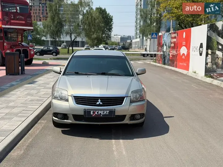 Mitsubishi Galant 2009 photo 2