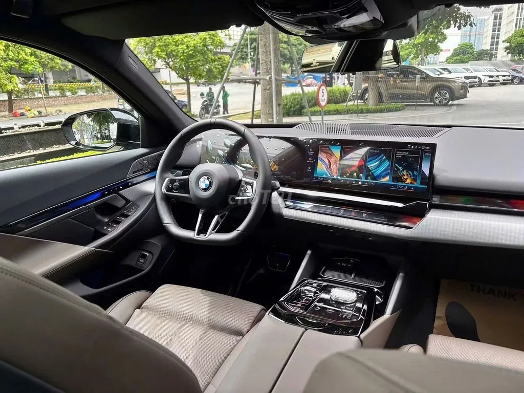 BMW 5 Series 2026 photo 2