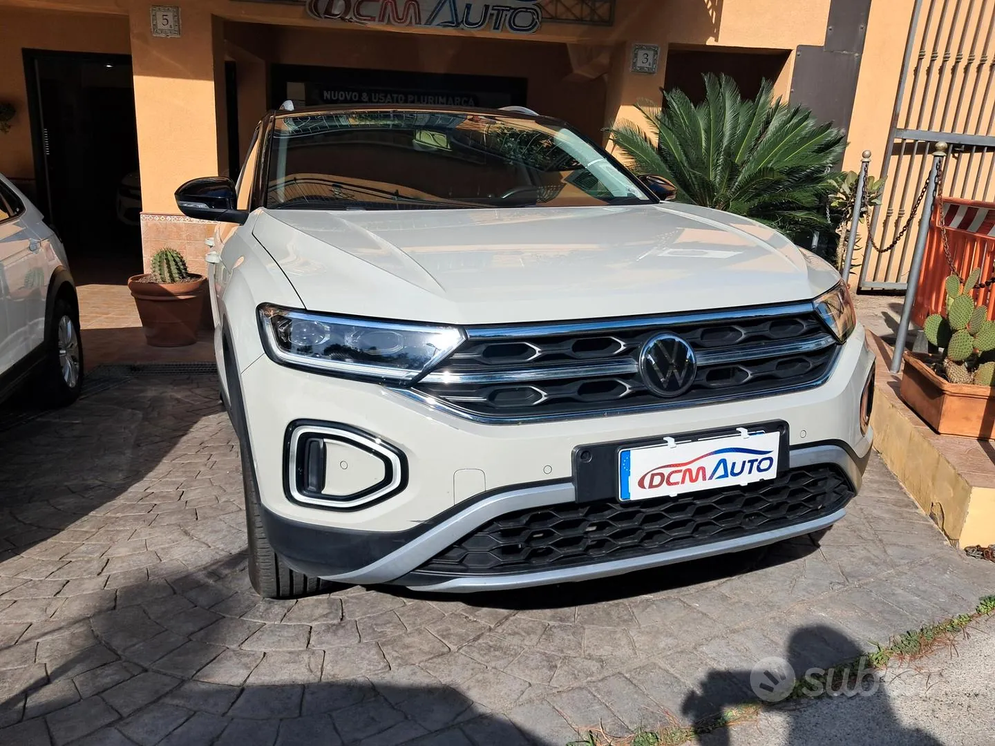 Volkswagen T-Roc 2022 photo 2