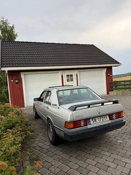 Mercedes-Benz 190 E 1986 photo 4