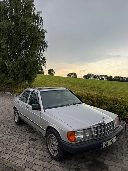 Mercedes-Benz 190 E