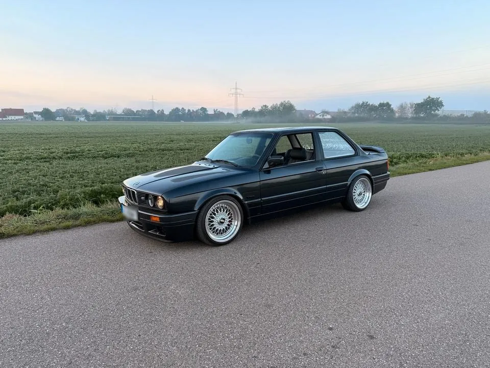 BMW E30