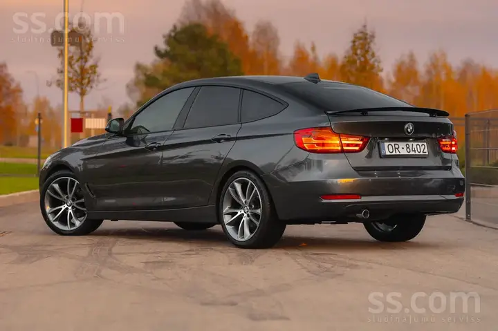 BMW 318 2013 photo 2