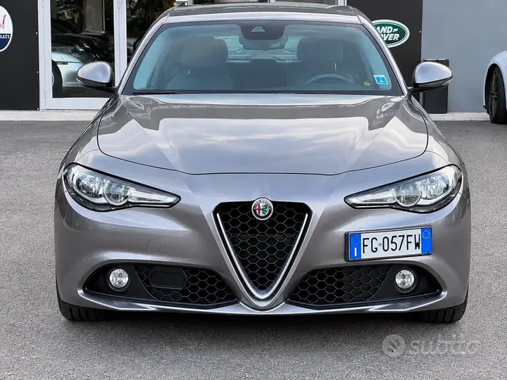 Alfa Romeo Giulia 2017 photo 2